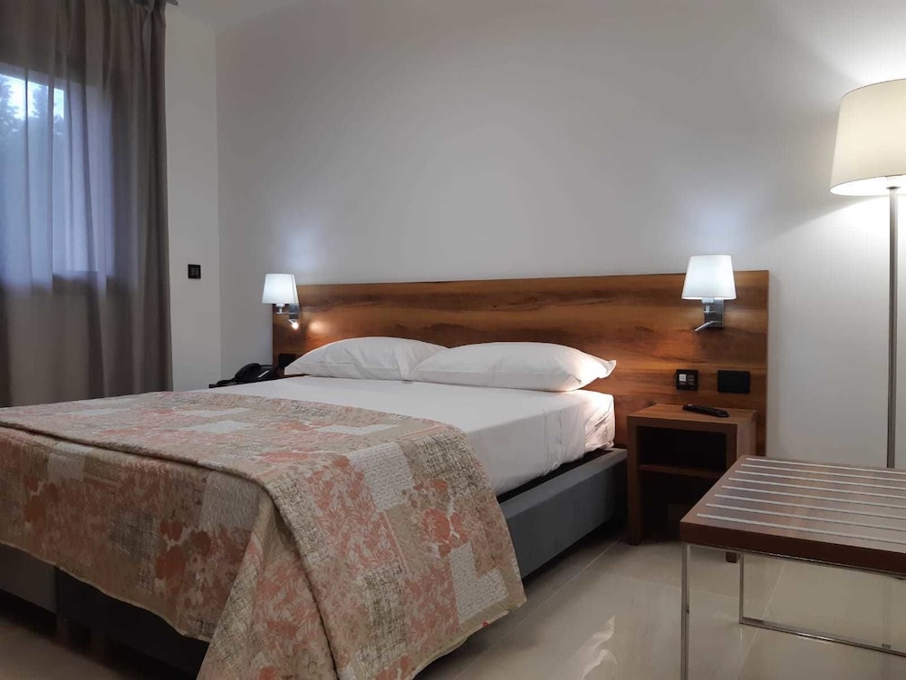 Morello Beach Hotel 15/50