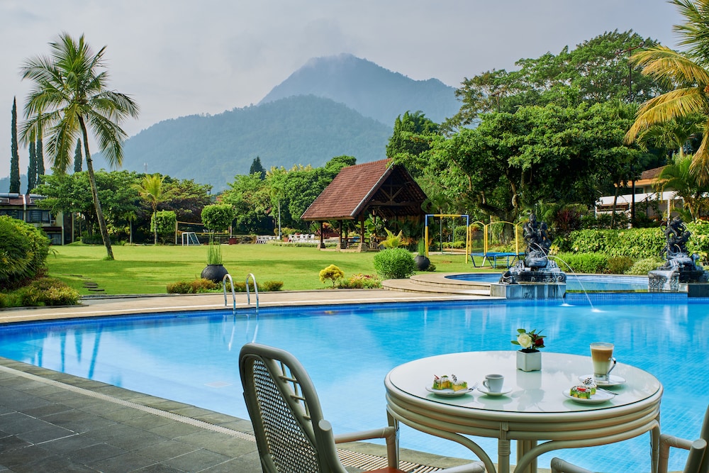 El Hotel Kartika Wijaya Batu 54/57