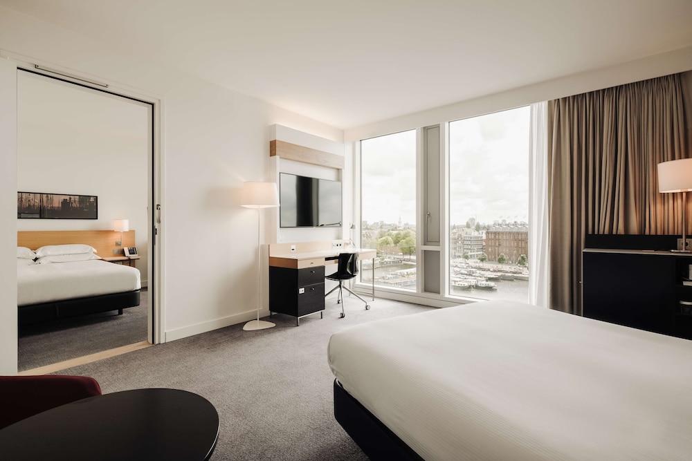 Doubletree By Hilton Amsterdam Centraal Station 21/88