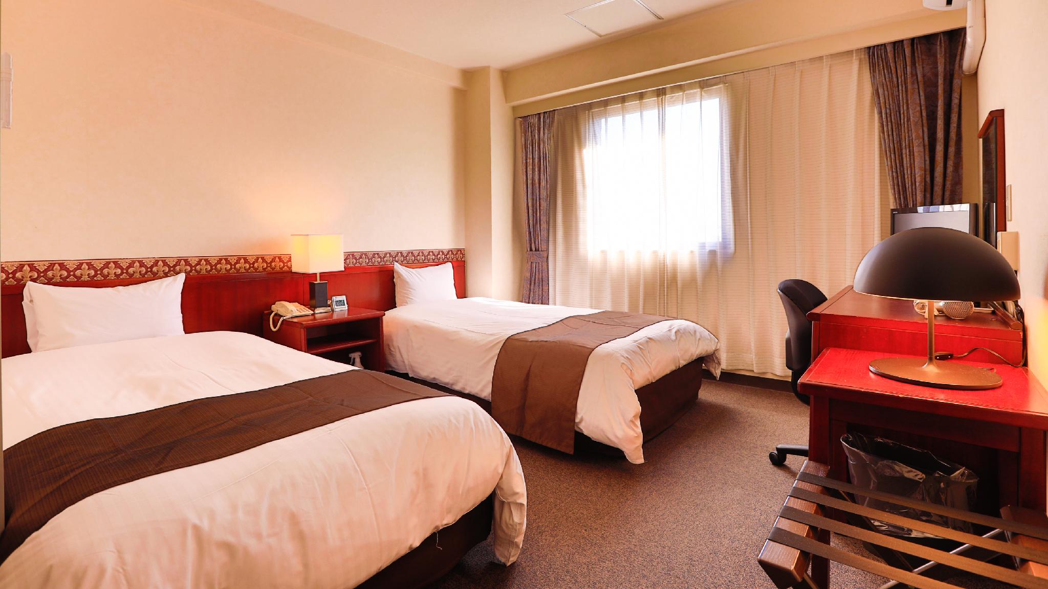 Standard, Twin Beds