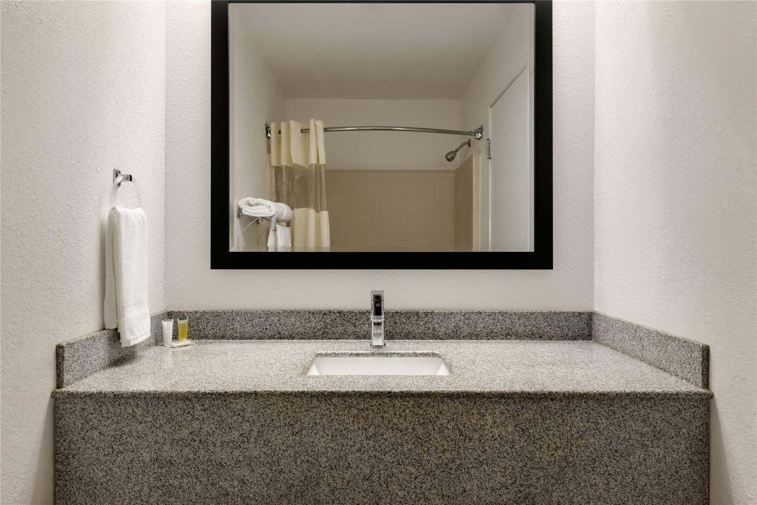 Days Inn by Wyndham Lexington 25/26