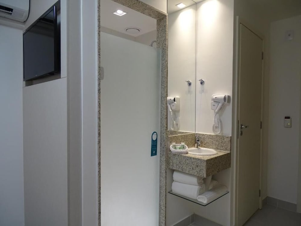 Rede Andrade Lapa Hotel 65/66
