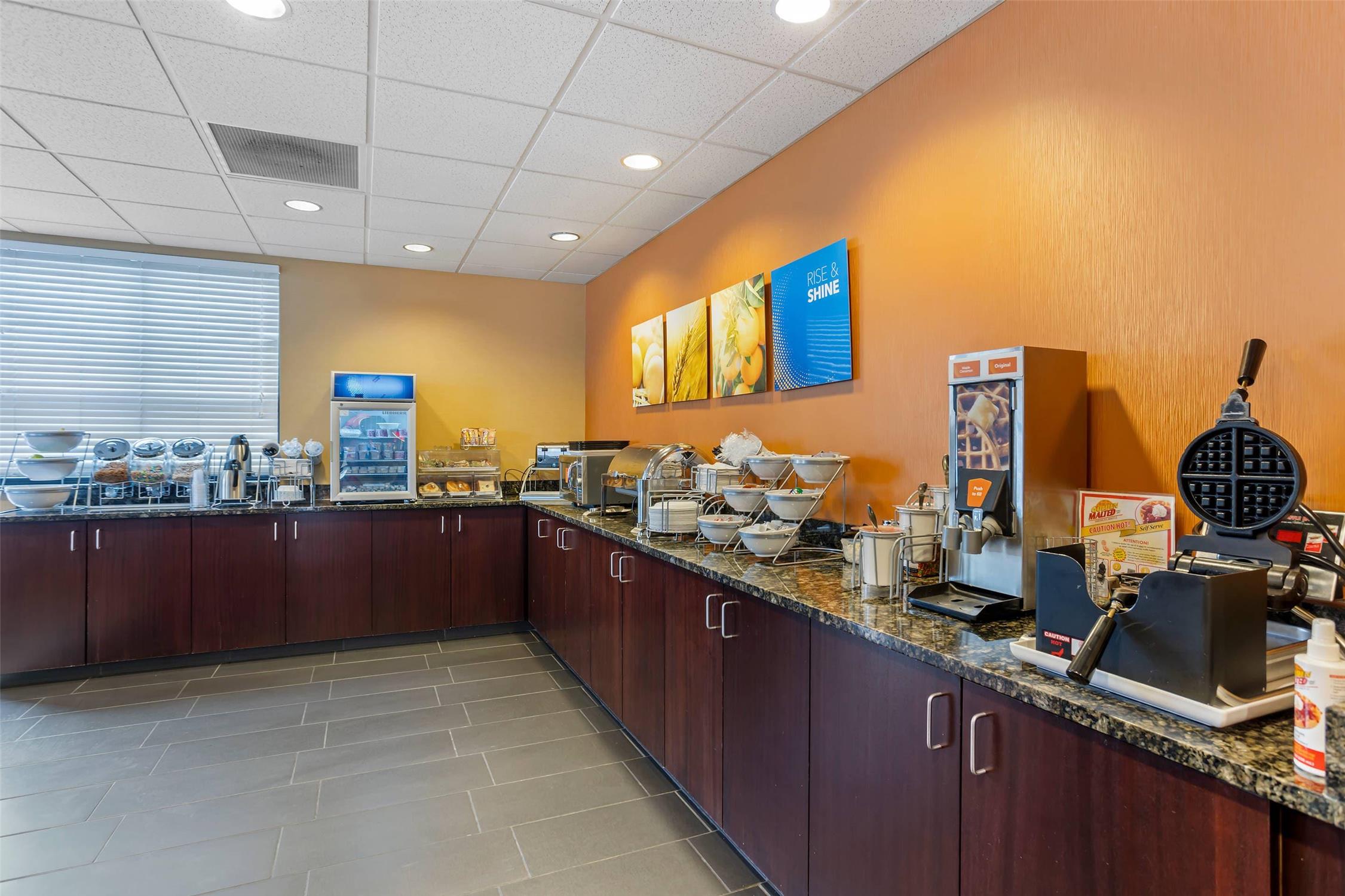 Comfort Inn & Suites Sayre, PA 5/37