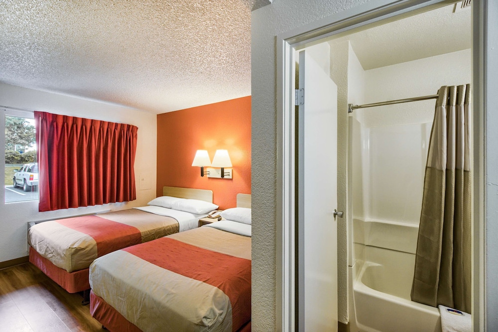 Motel6 Everett, WA - South 15/39