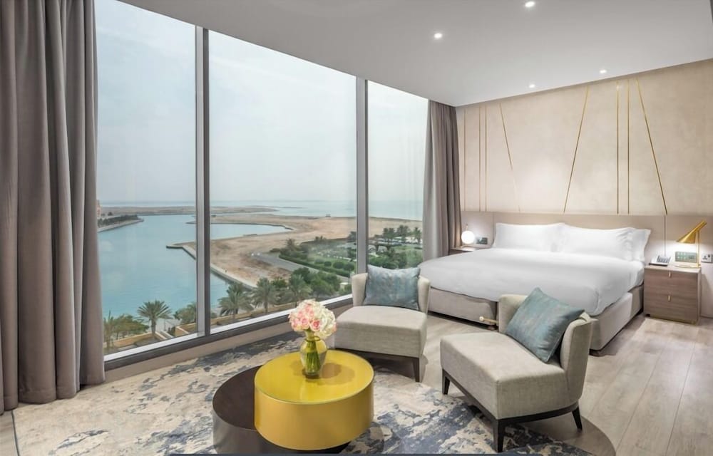 Views Hotel And Residence 37/69