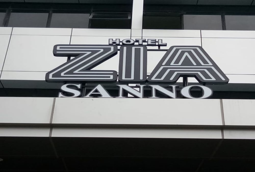 GiiA Sanno Pluit Jakarta 6/22