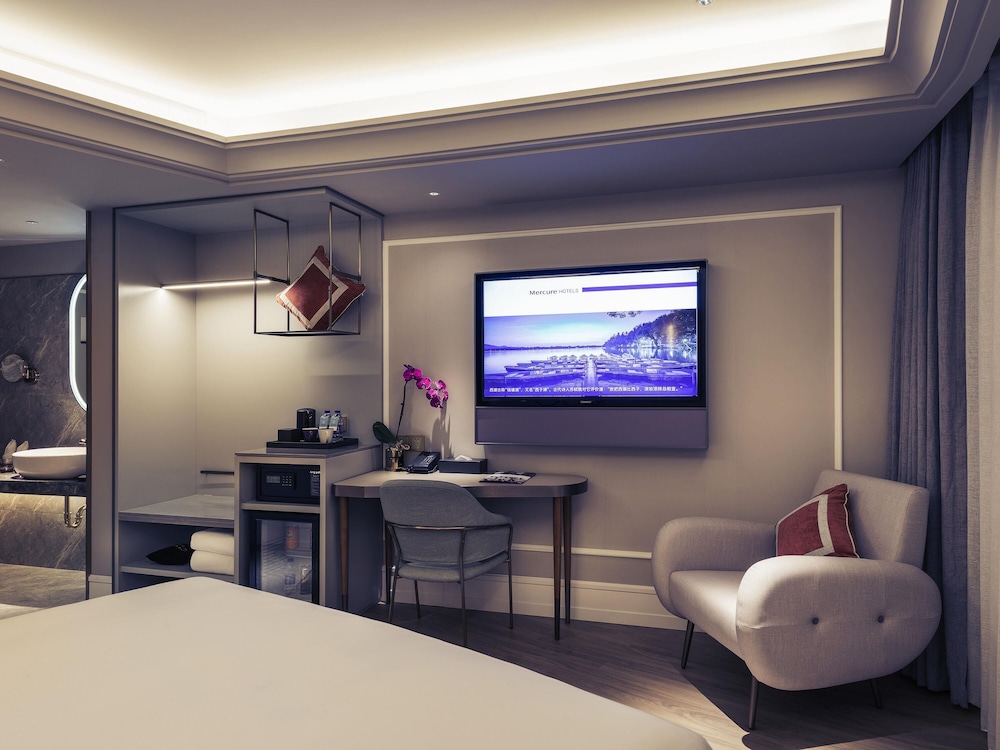 Mercure Hangzhou West Lake 54/59