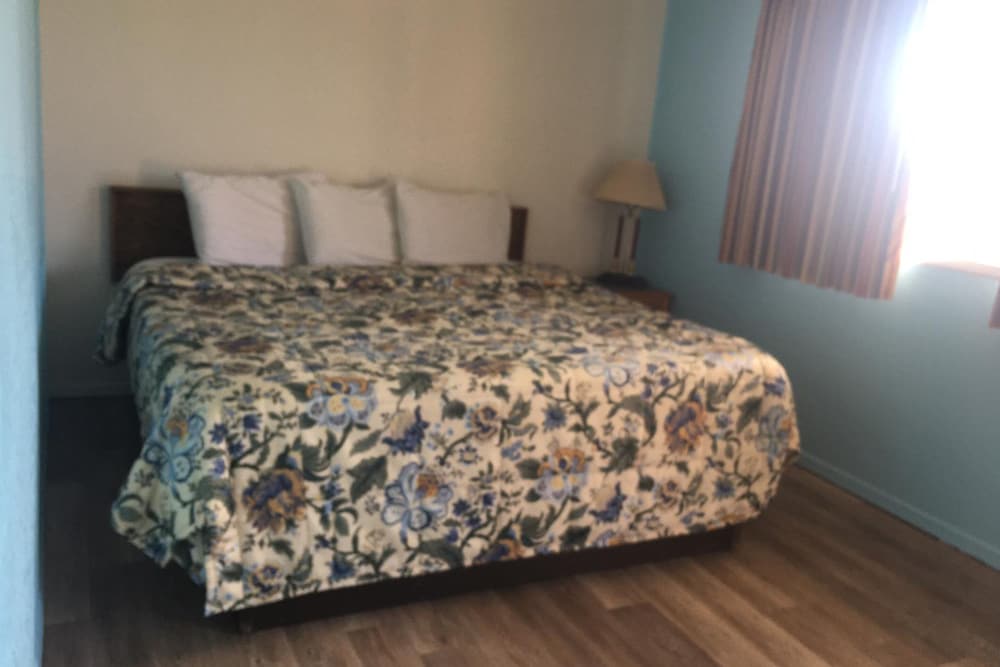 Sky-Palace Inn & Suites El Dorado 11/27