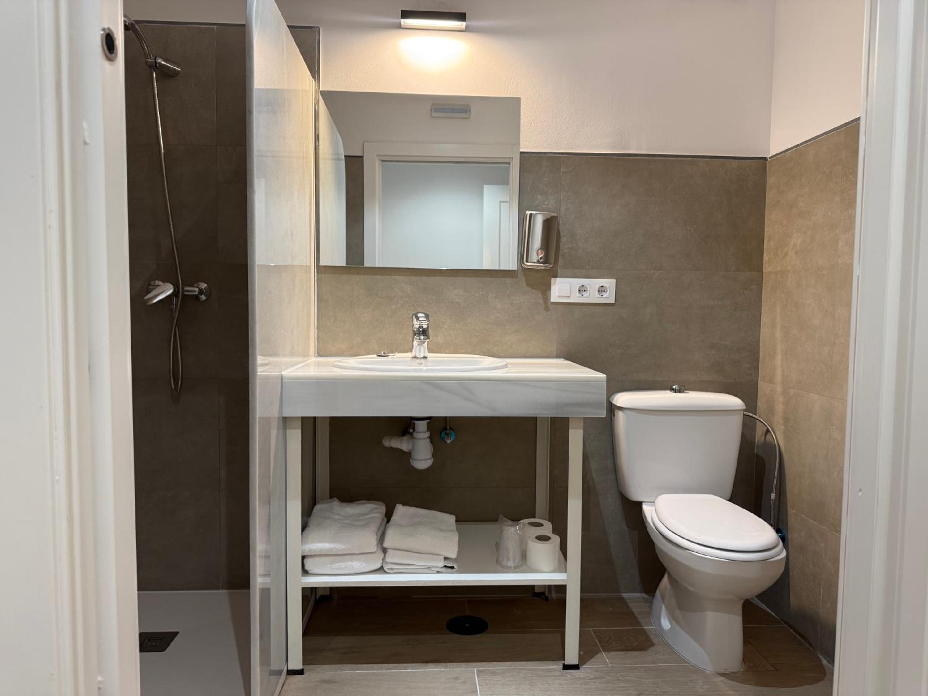 Hotel Quitagolpe 47/50