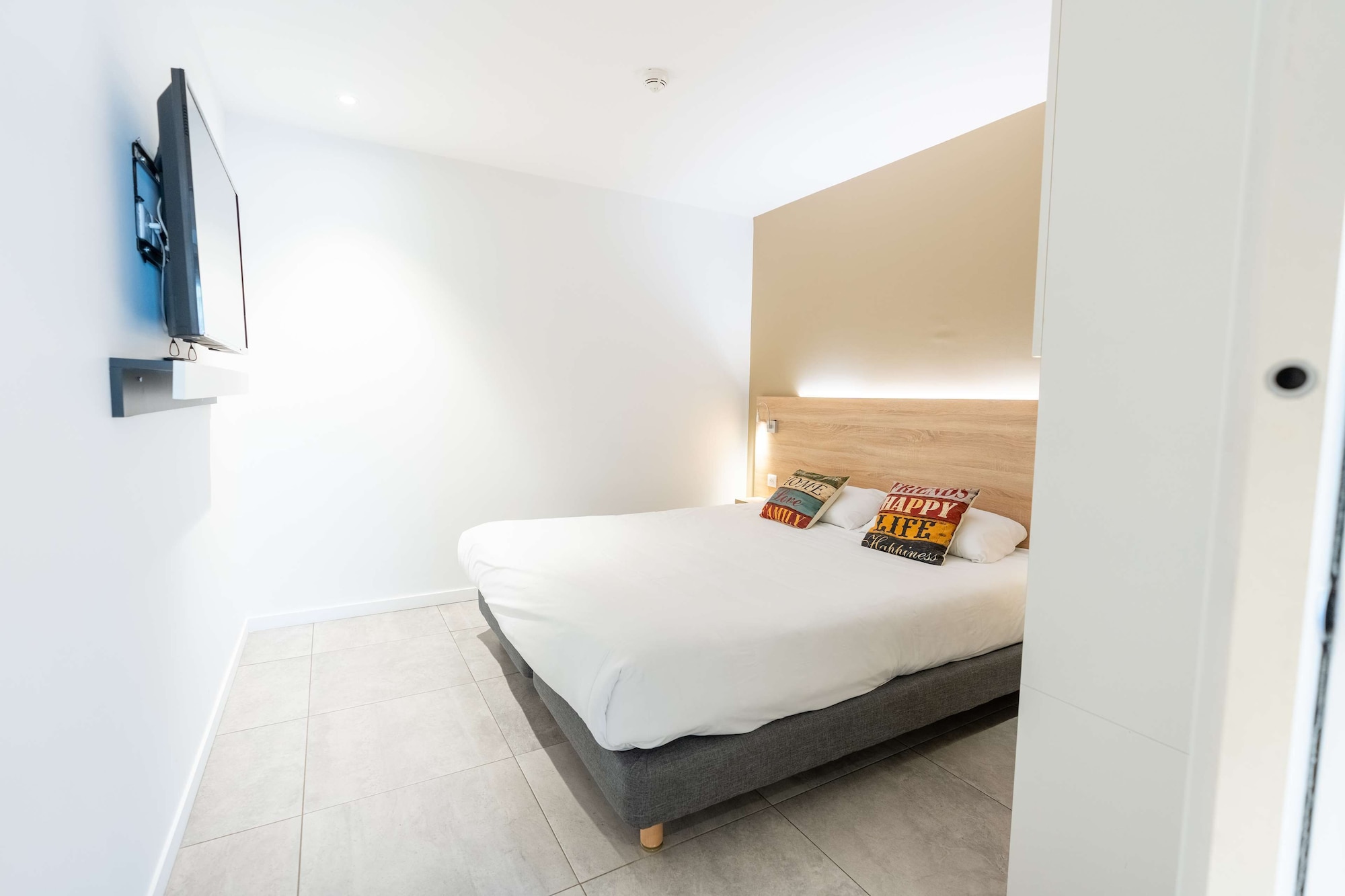 استوديو تنفيذي بسرير مزدوج مع أريكة، KYRIAD RESIDENCE CABRIES 4/10