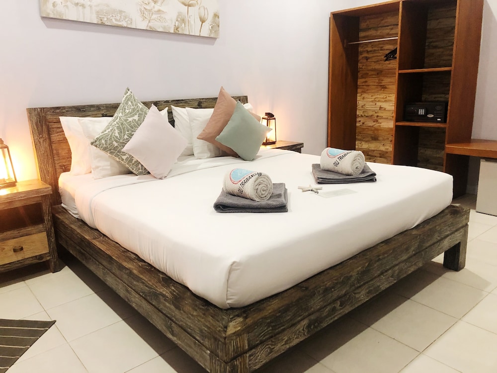 Kalua Boutique Bungalows 11/50