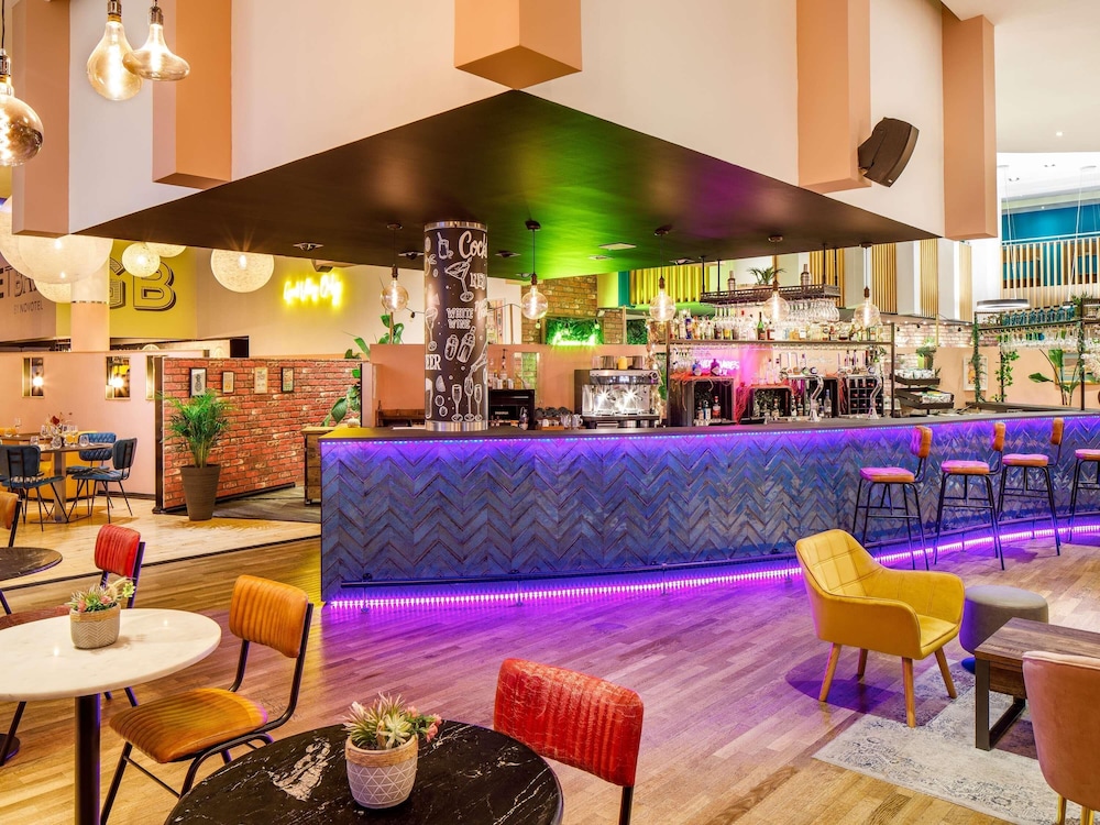 NOVOTEL LONDON GREENWICH 8/65