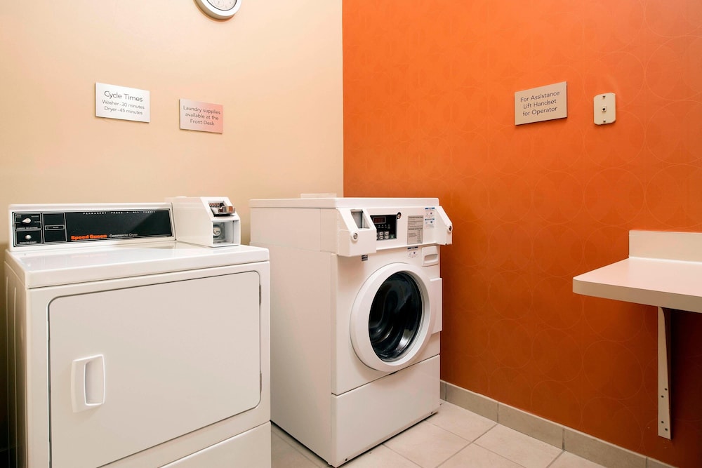 コートヤード バイ マリオット サン アントニオ シーワールド / ラックランド(COURTYARD BY MARRIOTT SAN ANTONIO SEAWORLD LACKLAND) 写真2
