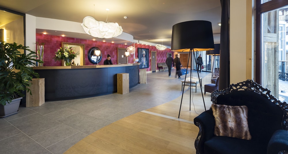 Hotel Koh-I Nor Val Thorens 10/75