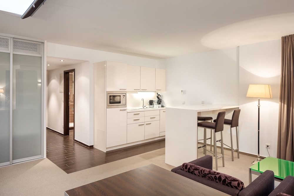Bergmann Boardinghouse 17/45