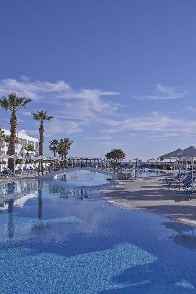 Sandy Beach Resort 56/63