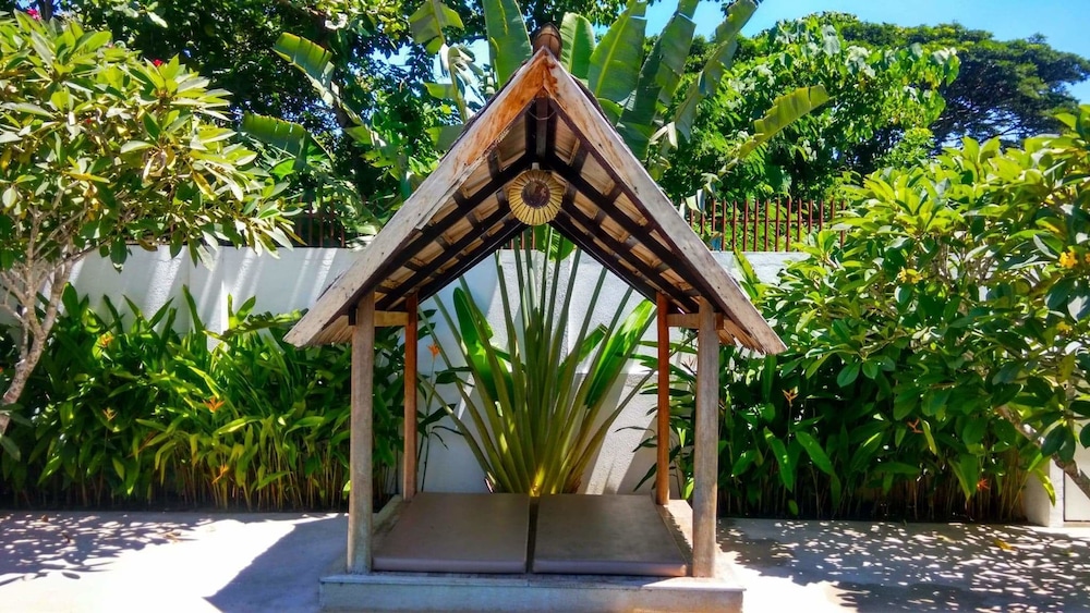 Villa Kalachuchi B&B 49/56