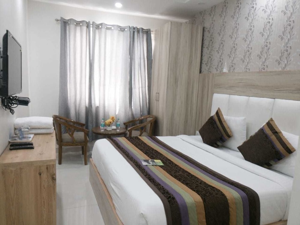 Airport Hotel Mahal 20/50