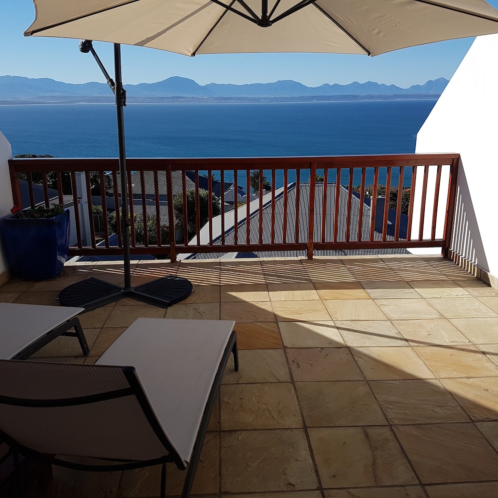 Aquamarine Guest House 54/73