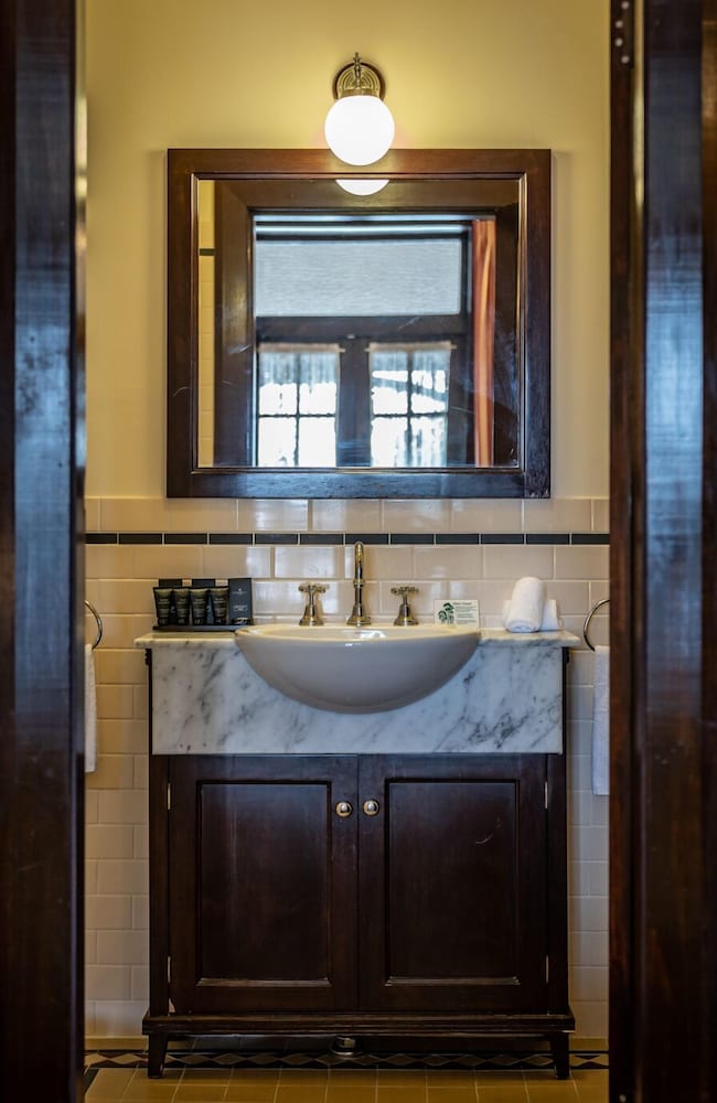 BALLINA MANOR BOUTIQUE HOTEL 41/55