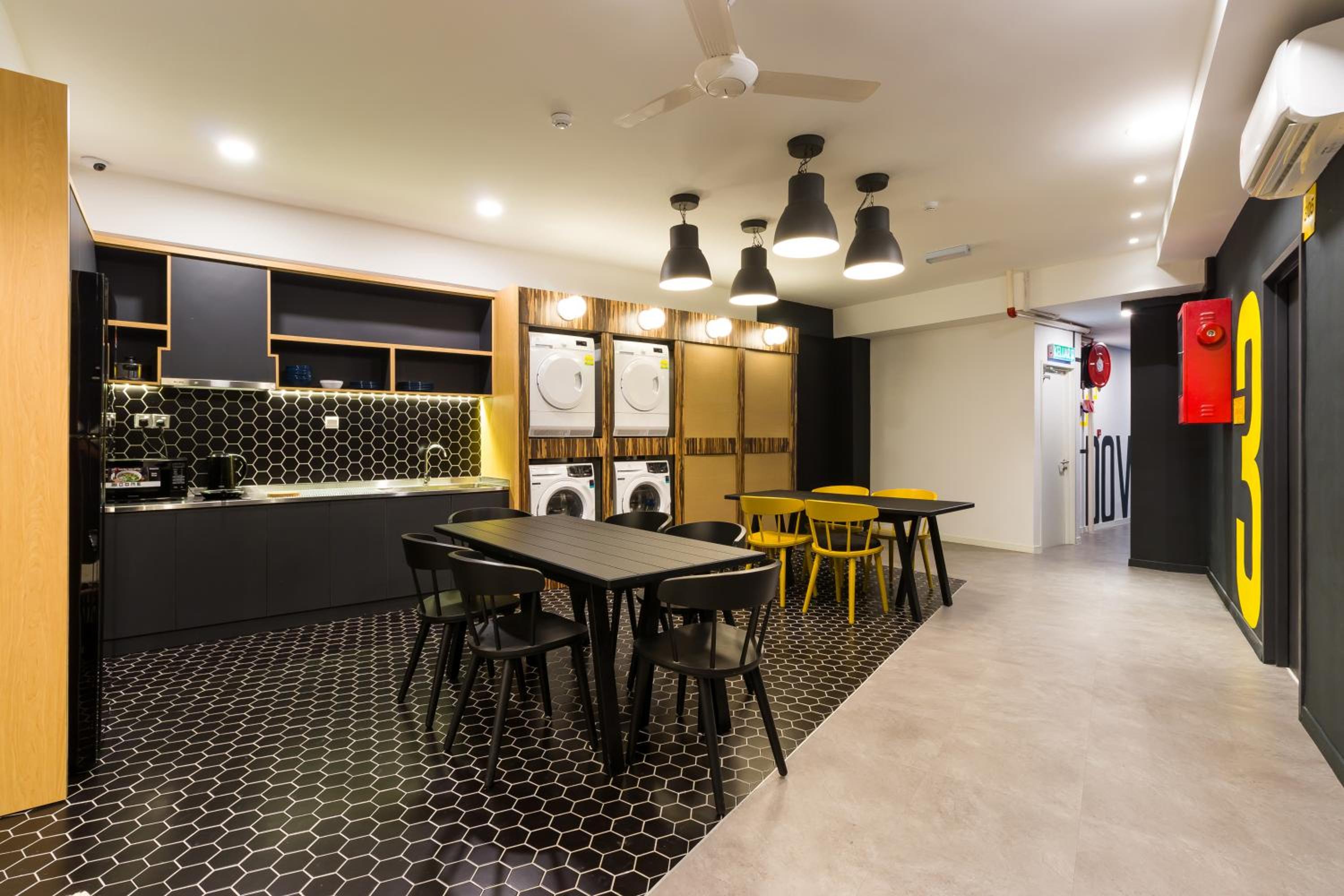 Upstairs Downstairs Coliving Kampung Pandan 13/17