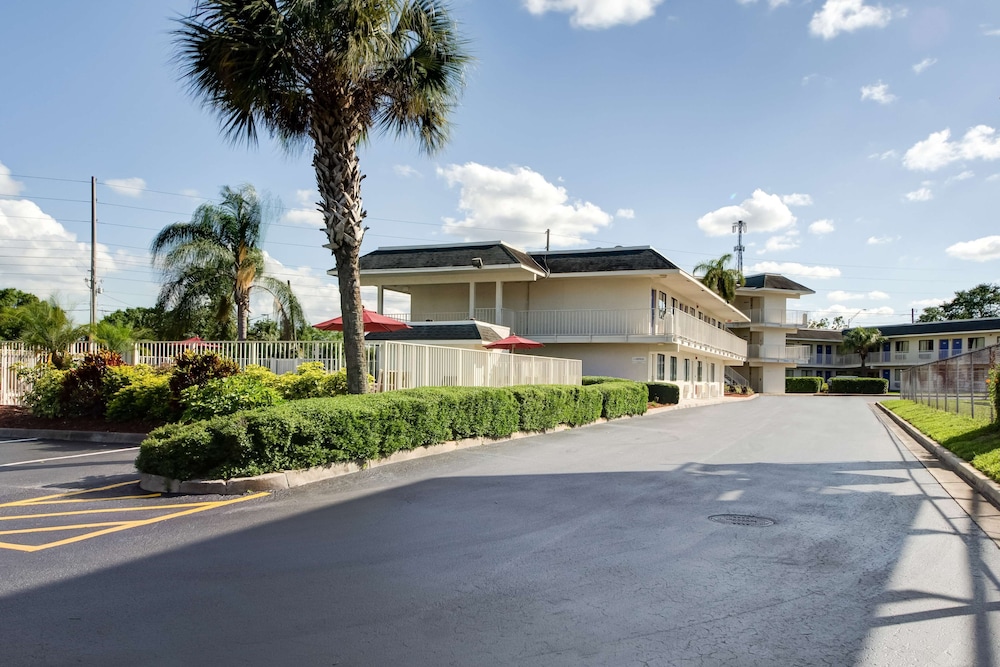 Motel6 Lakeland, FL 37/49