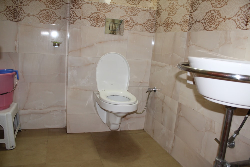 HOTEL PRESIDENT 48/49