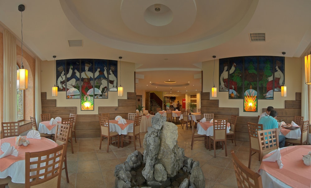 REDYK HOTEL 28/49