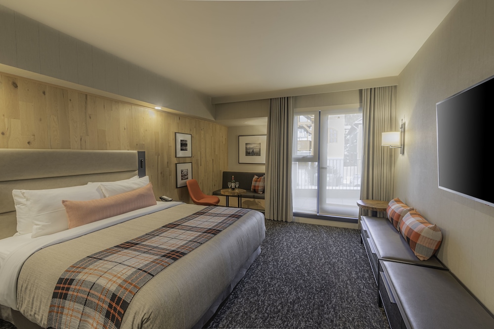 استوديو جونيور بسرير كينج بشرفة، Peaks Hotel & Suites 4/10