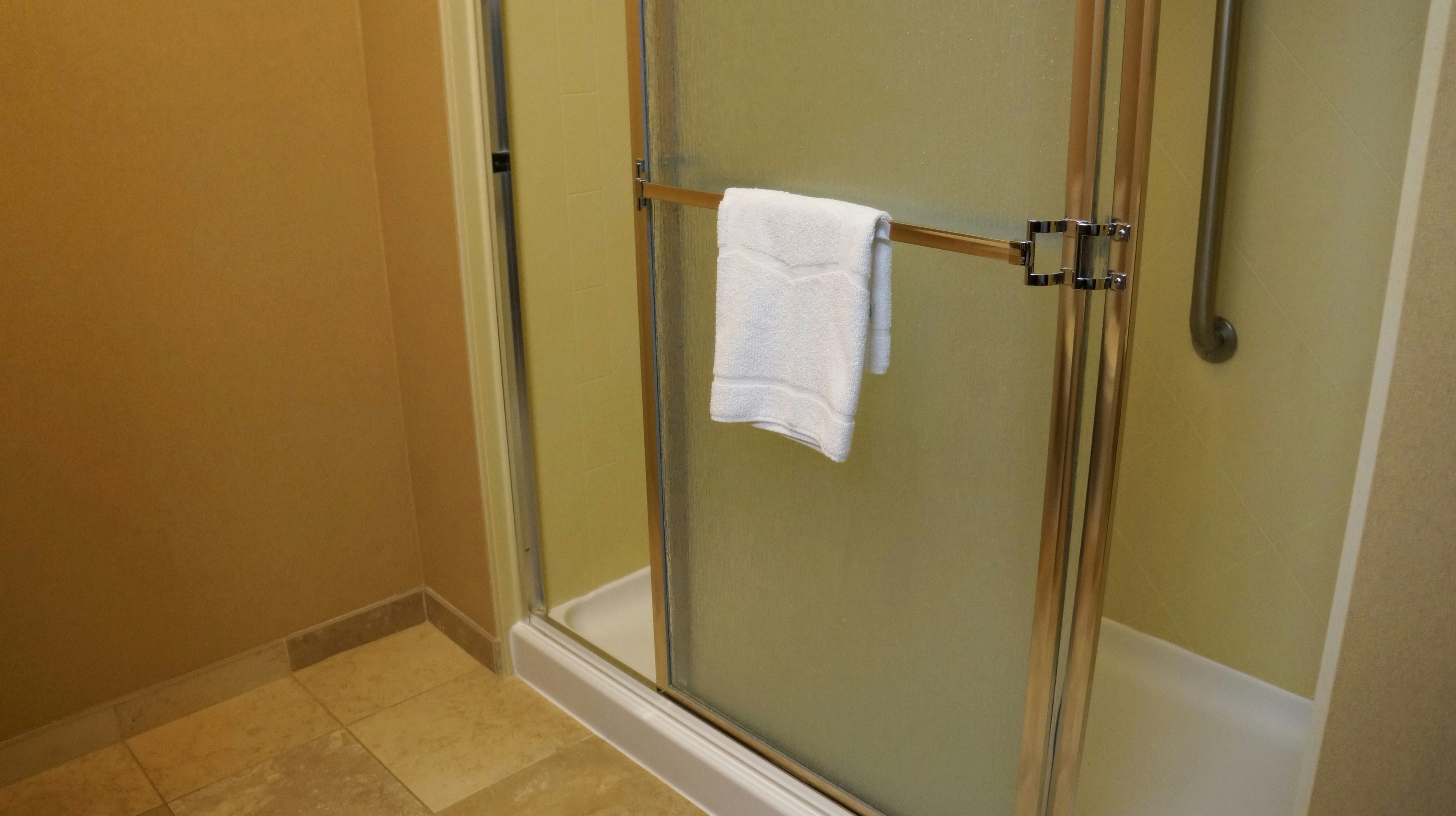 SUITE, KING BED, ACCESSIBLE