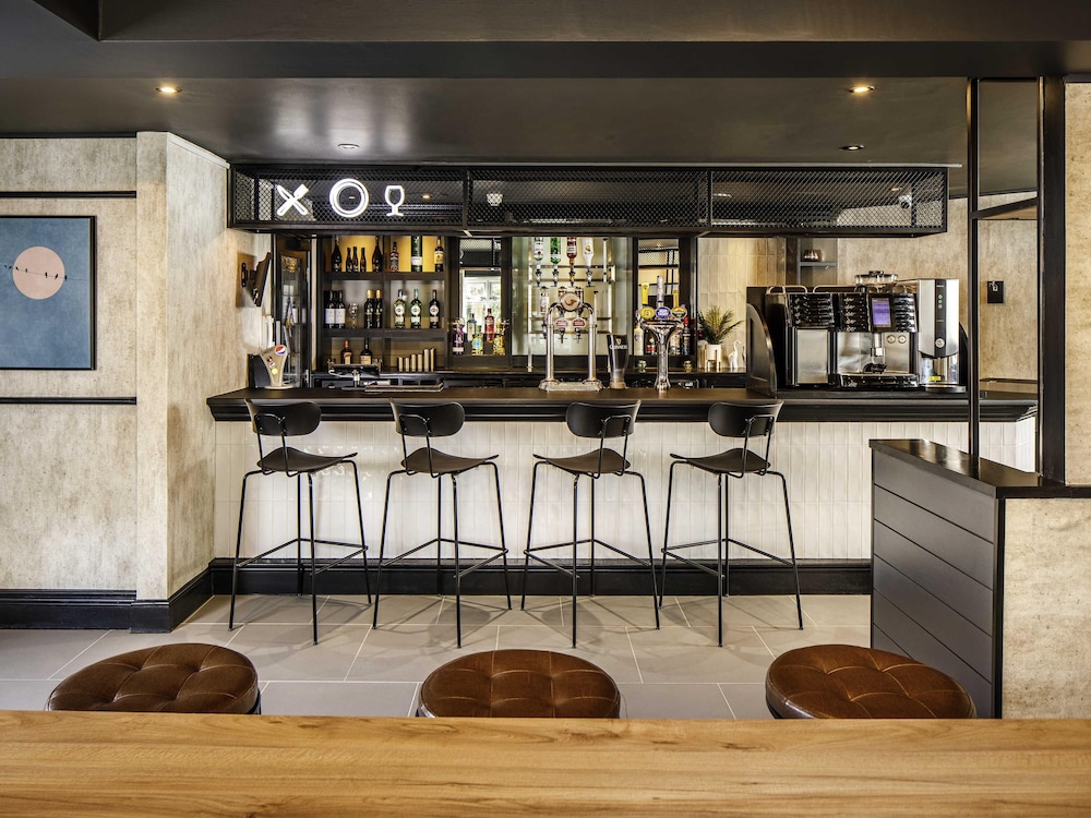 ibis Wakefield East Castleford 32/45