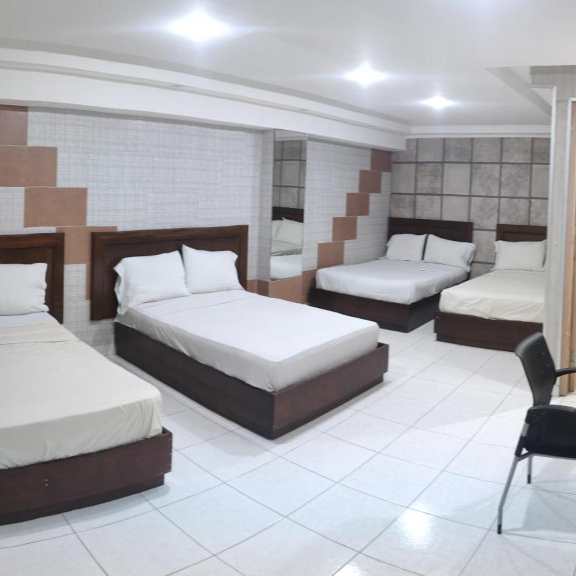 Hotel San Thomas Inn 7/33
