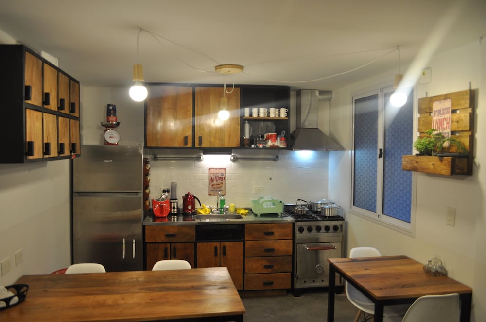 Sabatico Travelers Hostel 38/50