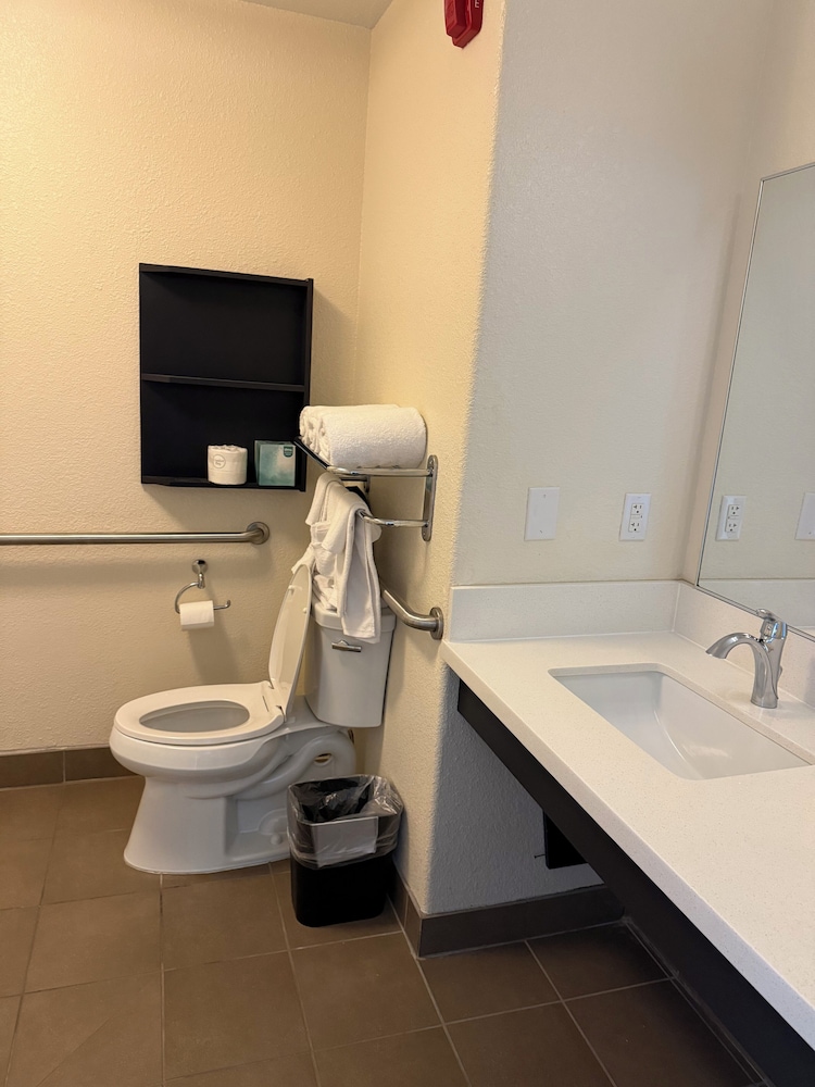 Candlewood Suites COTULLA 24/24