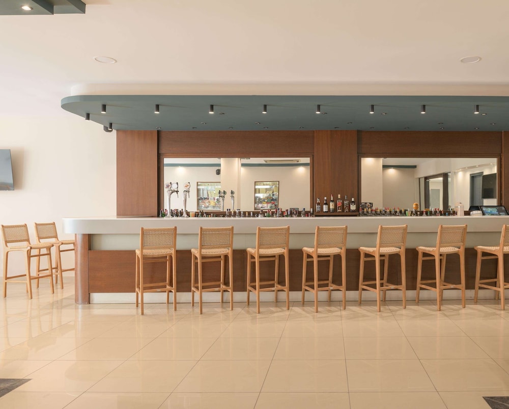 Sergios Hotel 48/63