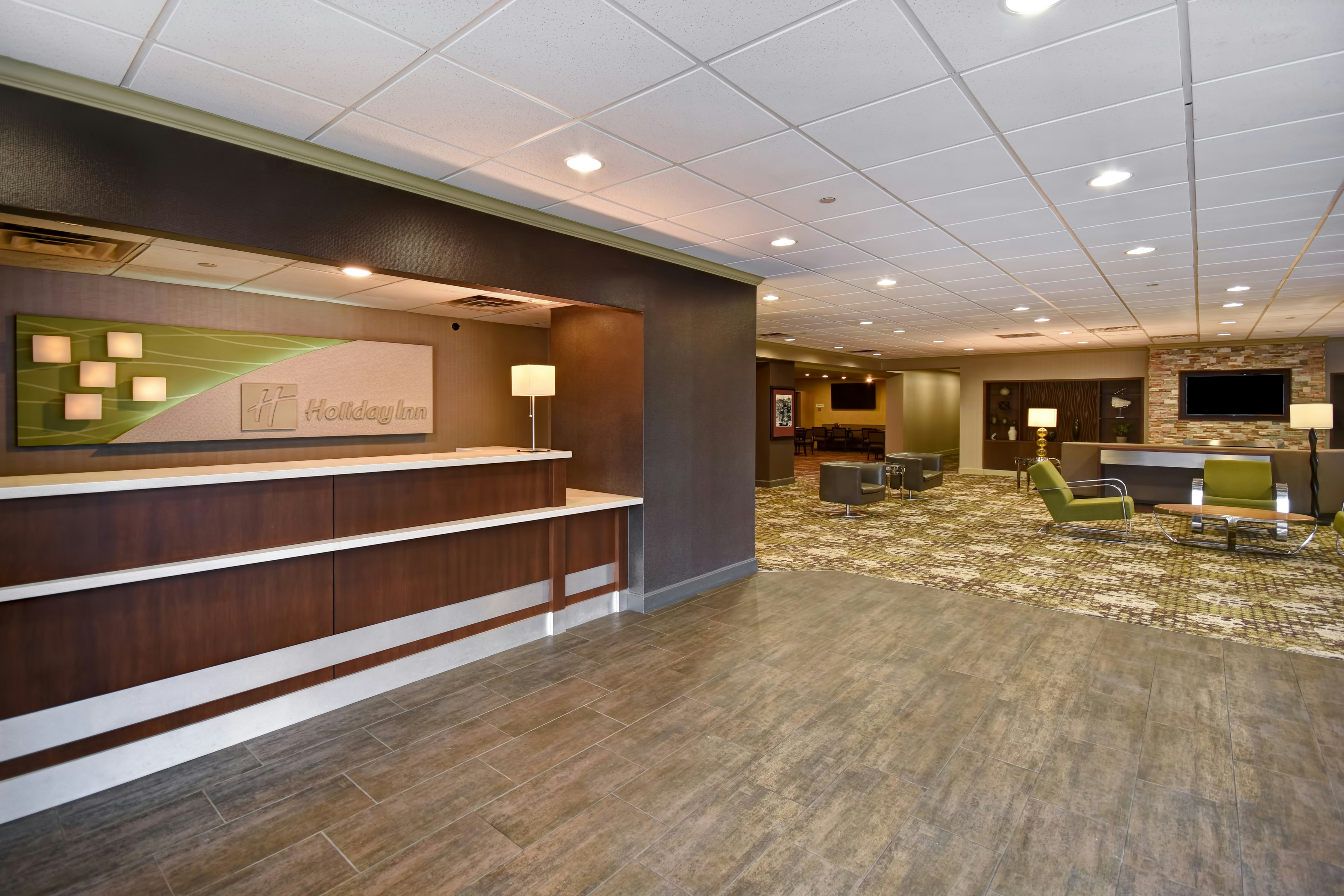 Holiday Inn Cincinnati-Riverfront 6/58