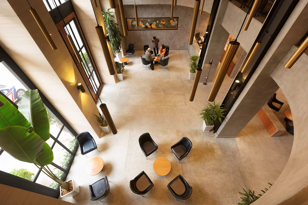 Flower Garden Hotel 38/50