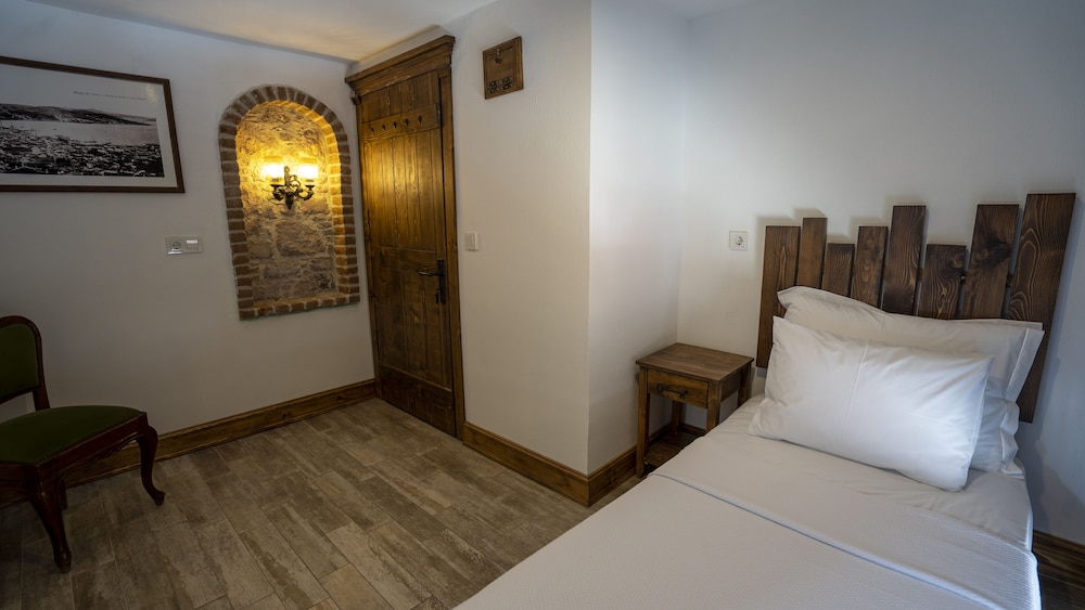 Sizmahan Hotel 10/64
