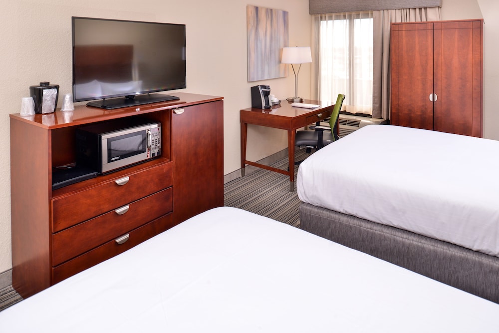 Holiday Inn Express Rochester University Area 20/48