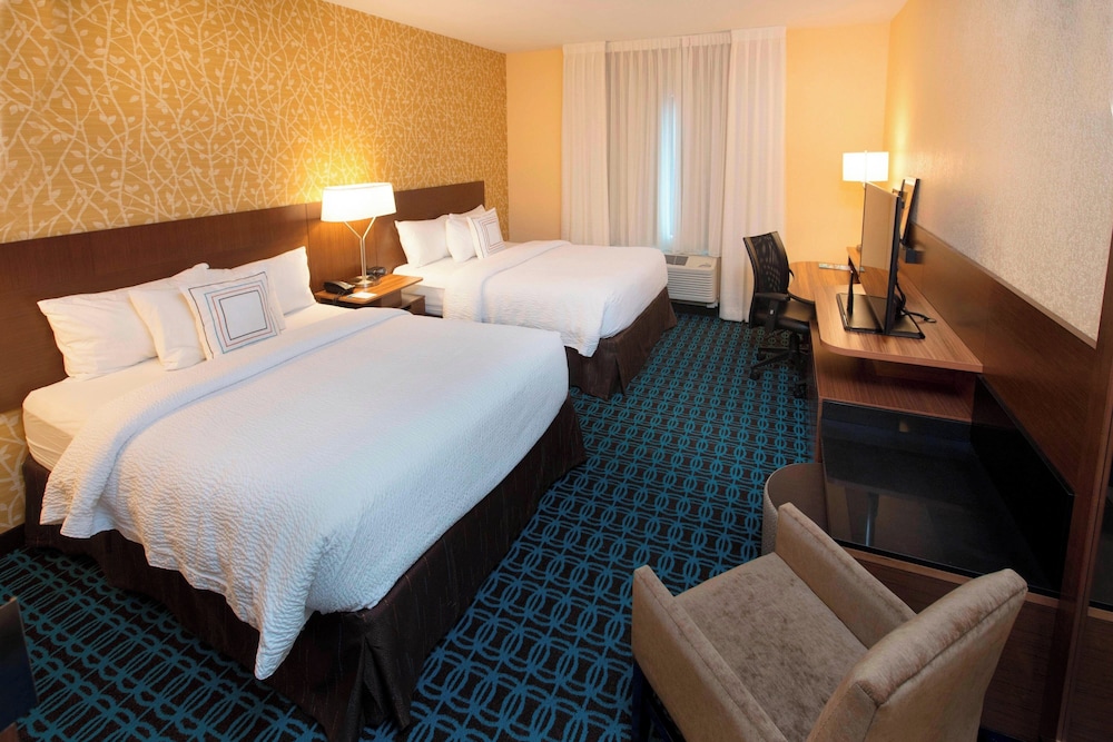 Room, King Bed, Lake View