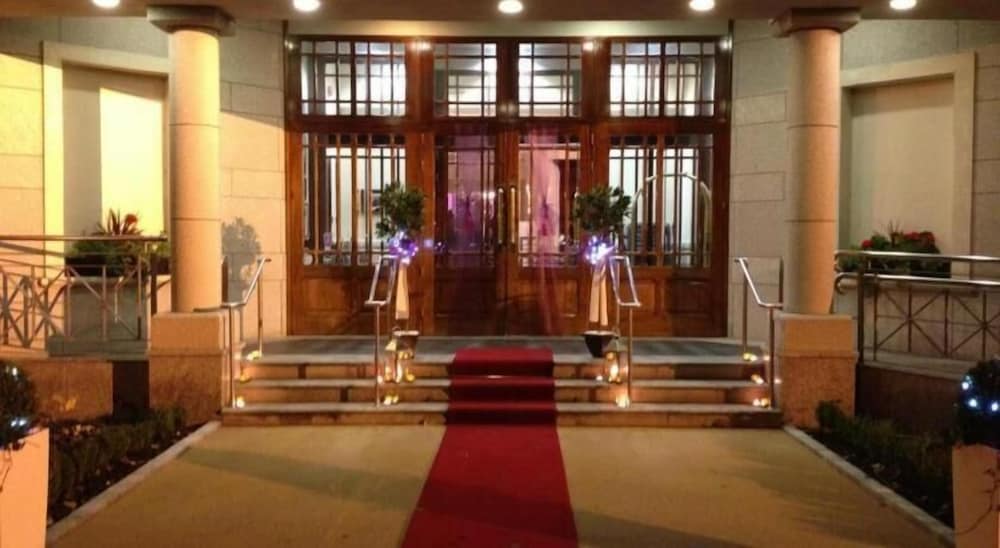 Marine Hotel 7/54