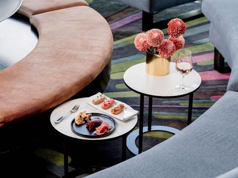 Sofitel Melbourne On Collins 56/75