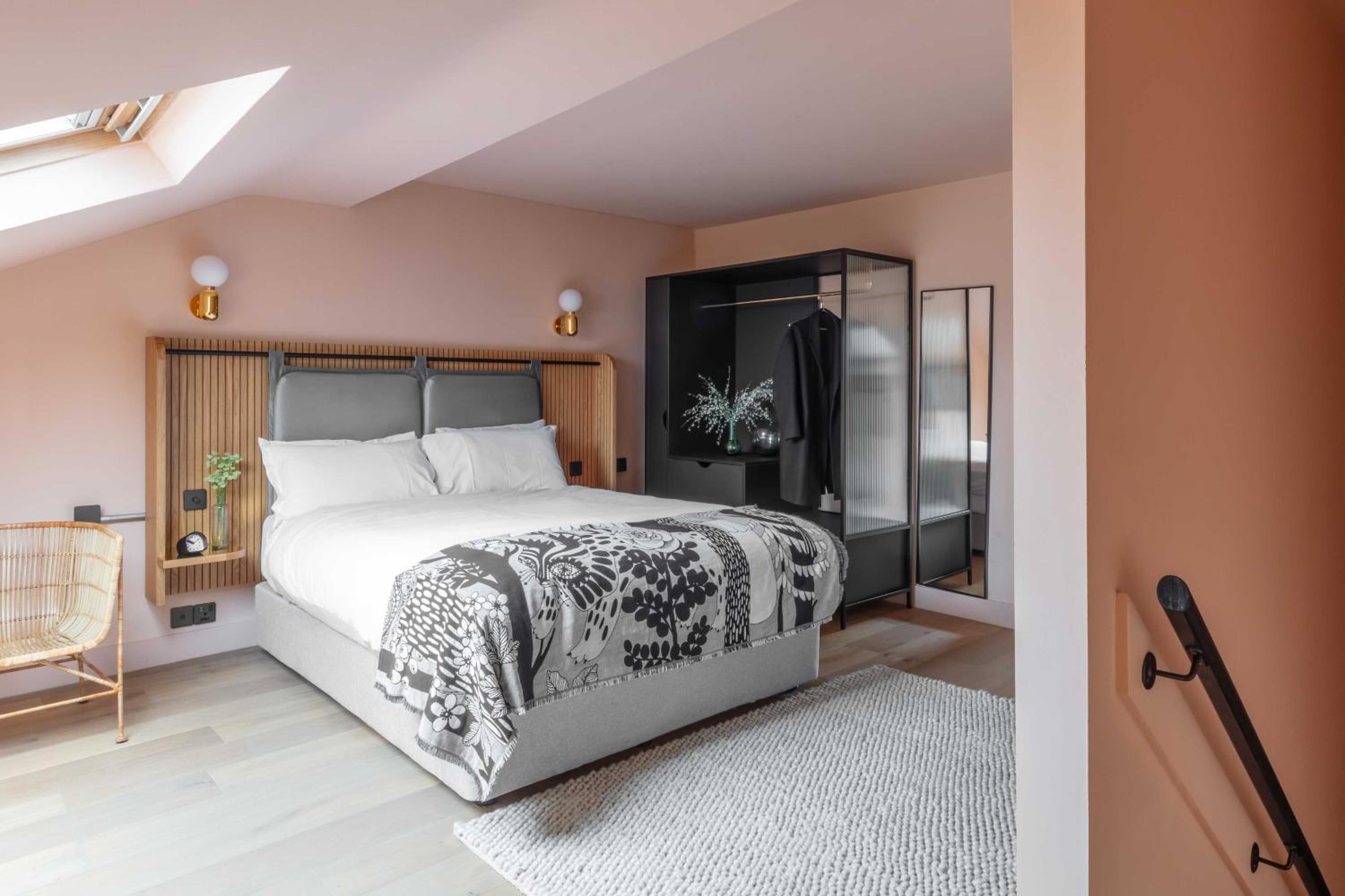 1 Bedroom, Duplex, Suite, Queen Bed, Sofa