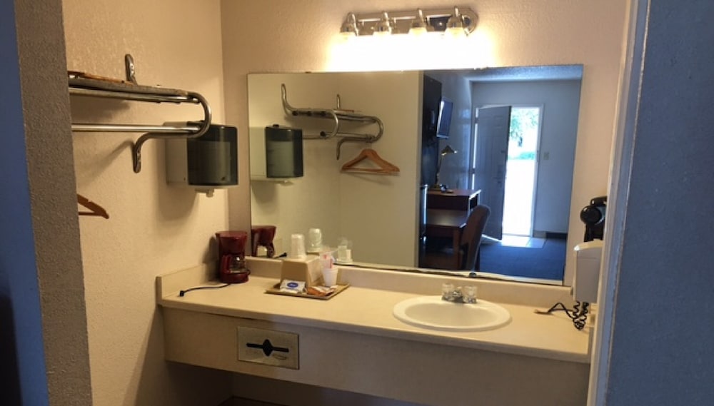 Executive Inn Hebbronville 43/43