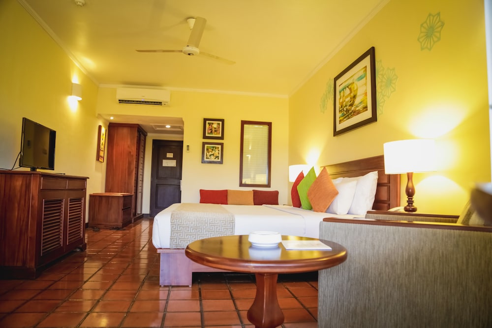 The Palms Hotel 20/50