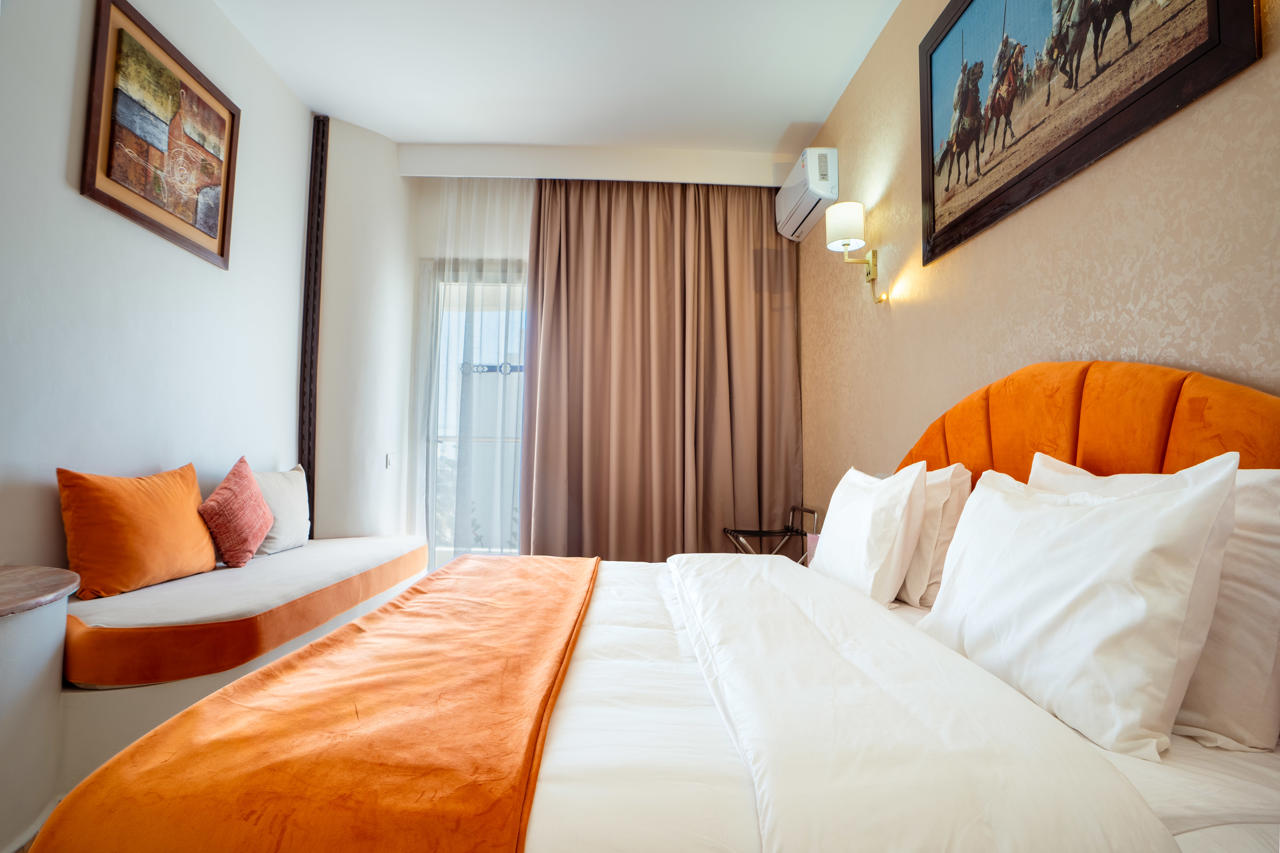 Intouriste Hotel & Suites 20/72