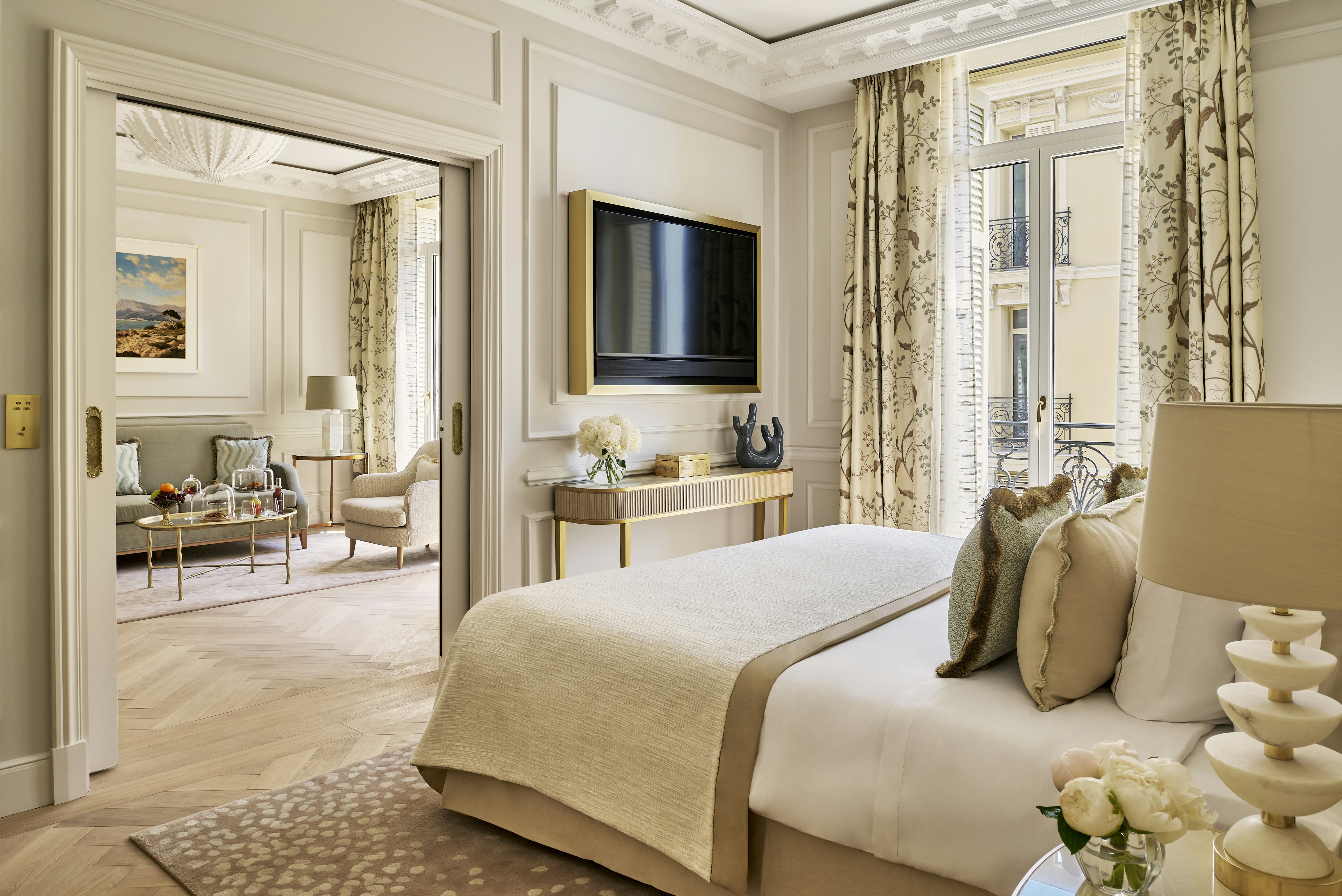 Prestige, Suite, City or Courtyard View