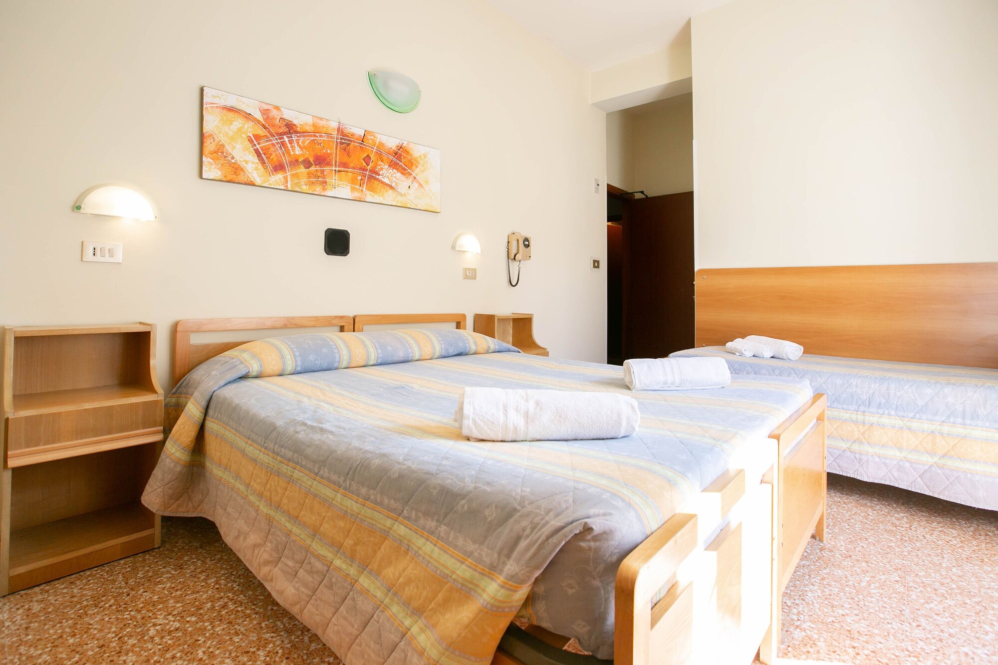 ROOM, TRIPLE
