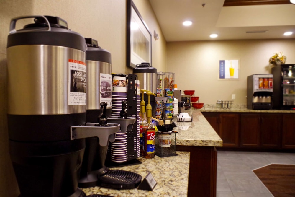 Best Western Plus Lincoln Inn & Suites 23/26
