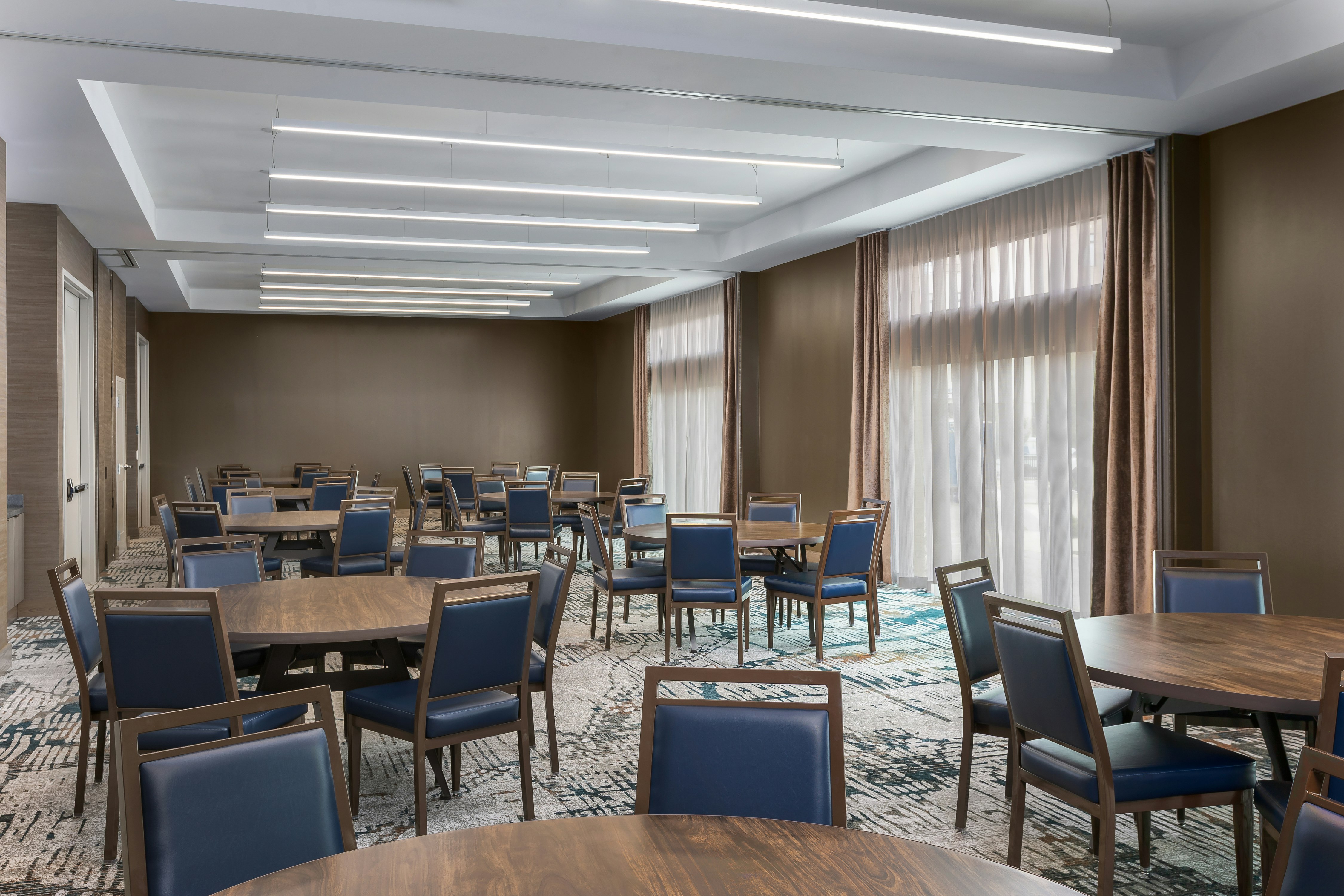Hotel Avail Rogers, Tapestry Collection by Hilton 48/53